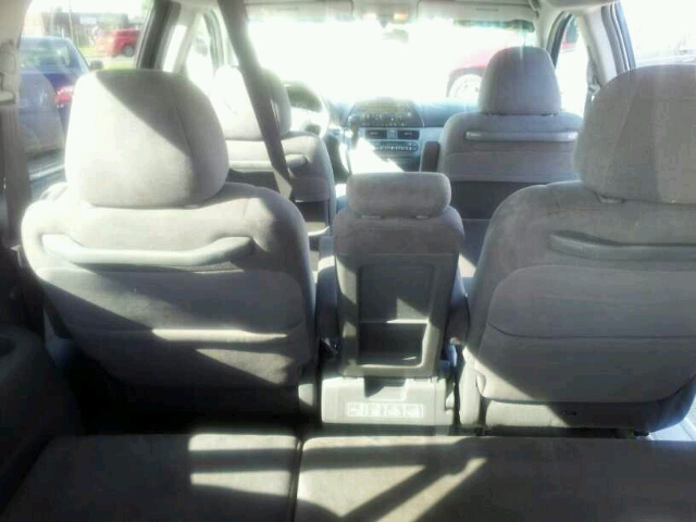 Honda Odyssey 2005 photo 2