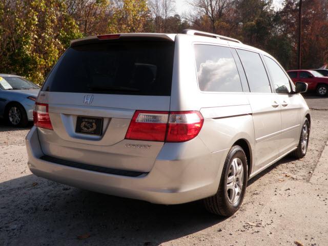 Honda Odyssey 2005 photo 2