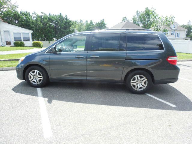 Honda Odyssey 2005 photo 2