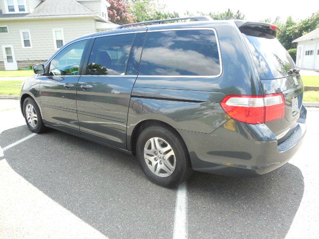 Honda Odyssey 2005 photo 3