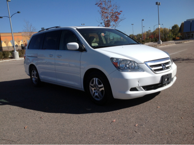 Honda Odyssey 2005 photo 3