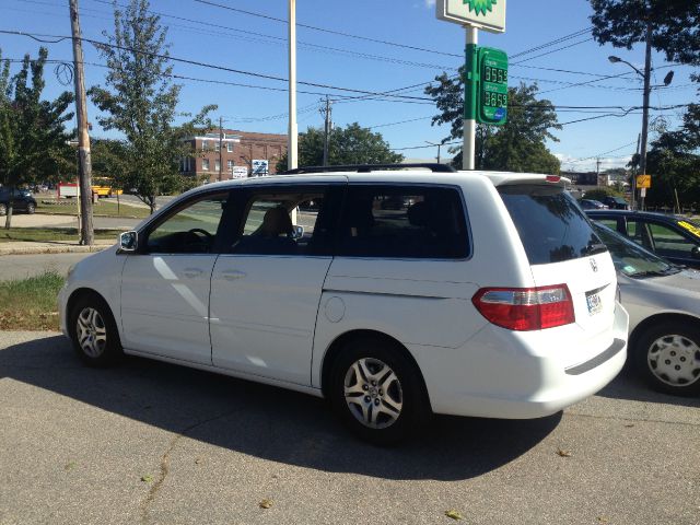 Honda Odyssey 2005 photo 4