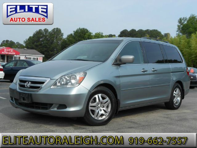 Honda Odyssey 2005 photo 2