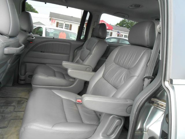 Honda Odyssey 2005 photo 9