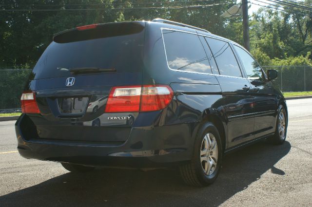 Honda Odyssey 2005 photo 3