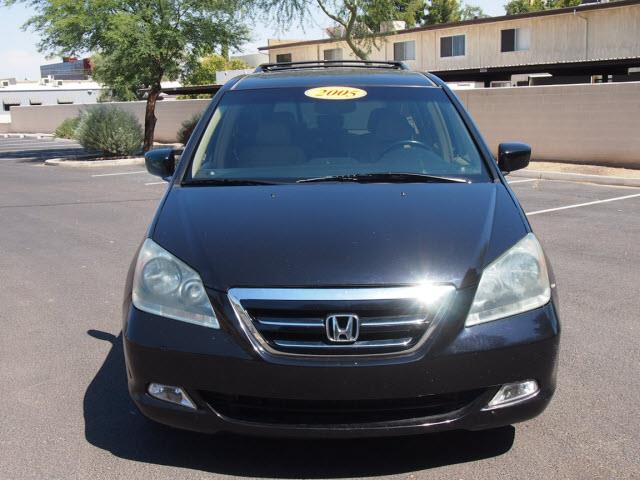 Honda Odyssey 2005 photo 2