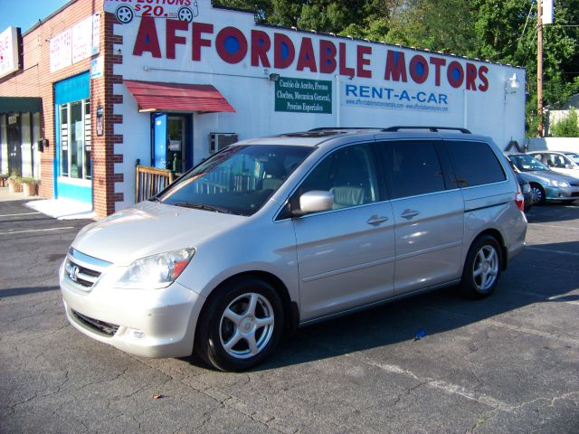 Honda Odyssey 2005 photo 1