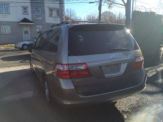 Honda Odyssey 2005 photo 1