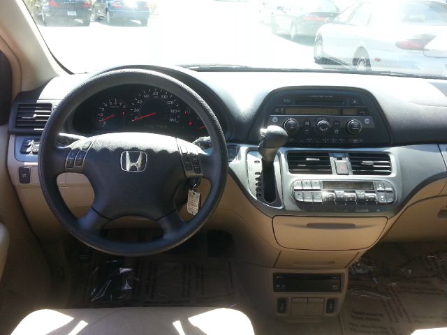 Honda Odyssey 2005 photo 8