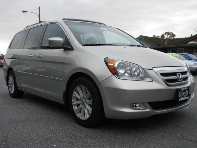 Honda Odyssey 2005 photo 1