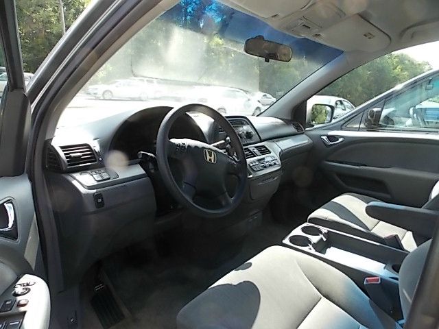 Honda Odyssey 2005 photo 2