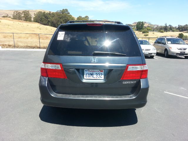 Honda Odyssey 2005 photo 16