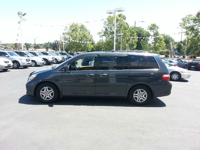 Honda Odyssey 2005 photo 7