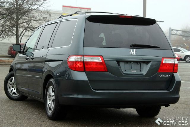 Honda Odyssey 2005 photo 4