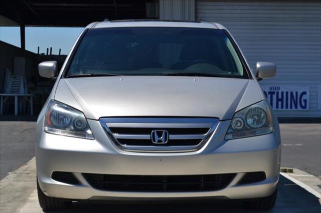 Honda Odyssey 2005 photo 2