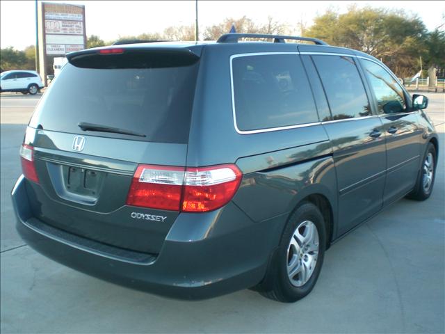 Honda Odyssey 2005 photo 1