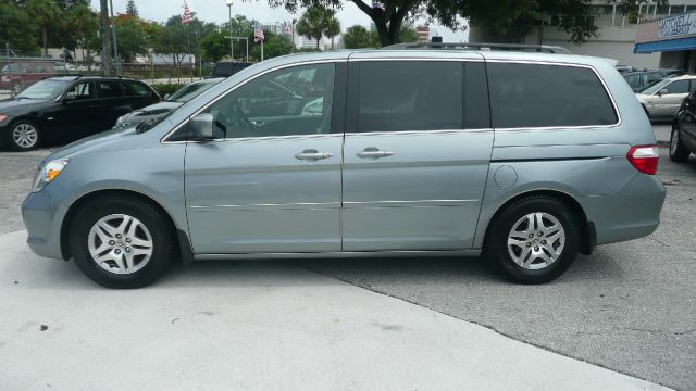 Honda Odyssey 2005 photo 3