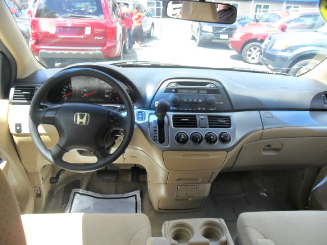 Honda Odyssey 2005 photo 16