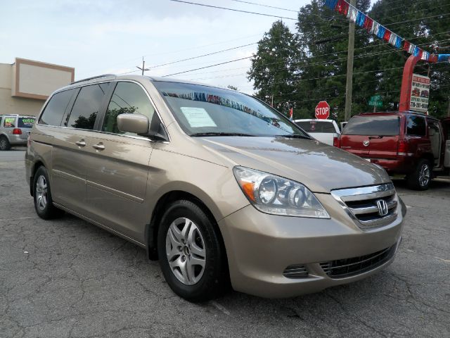 Honda Odyssey 2005 photo 2