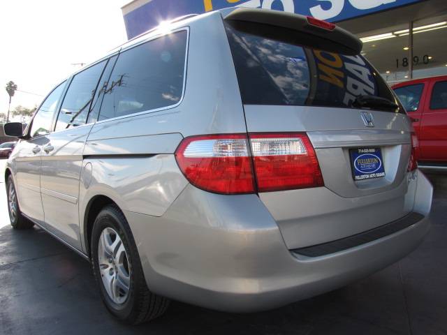 Honda Odyssey 2005 photo 3