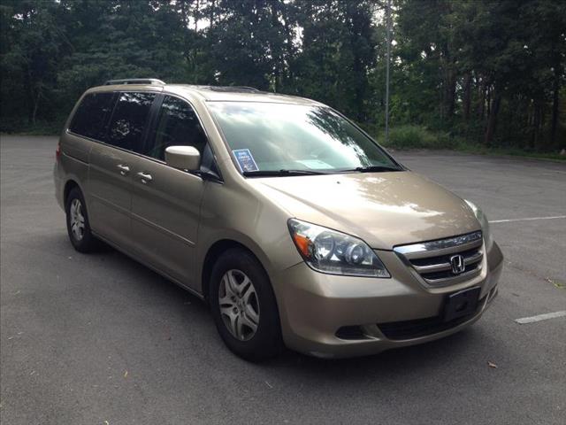 Honda Odyssey 2005 photo 2