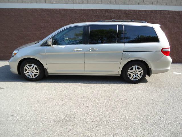 Honda Odyssey 2005 photo 3