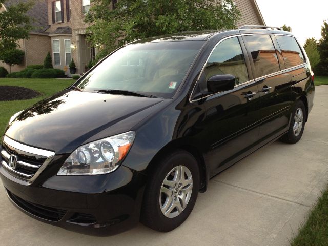 Honda Odyssey 2005 photo 2