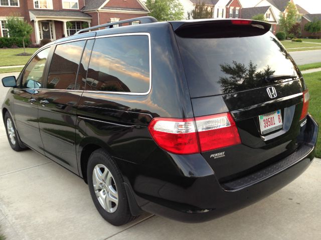 Honda Odyssey 2005 photo 3