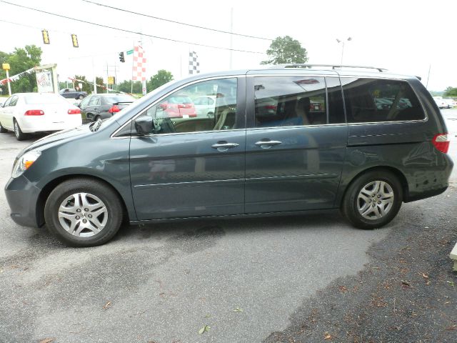 Honda Odyssey 2005 photo 3