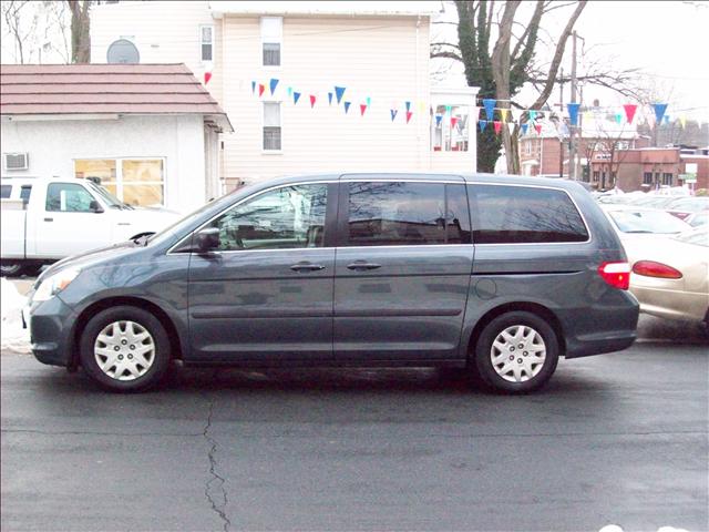 Honda Odyssey 2005 photo 2