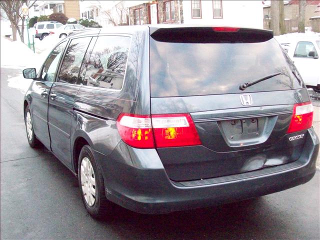 Honda Odyssey 2005 photo 3