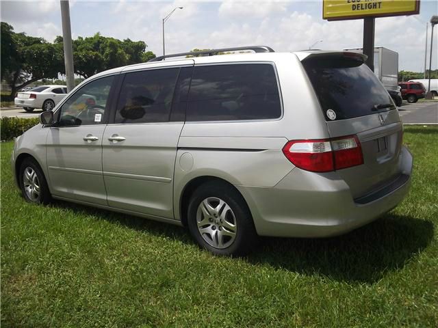 Honda Odyssey 2005 photo 1