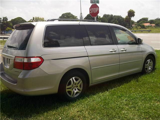 Honda Odyssey 2005 photo 4