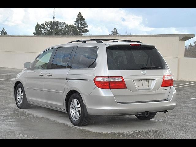 Honda Odyssey 2005 photo 3