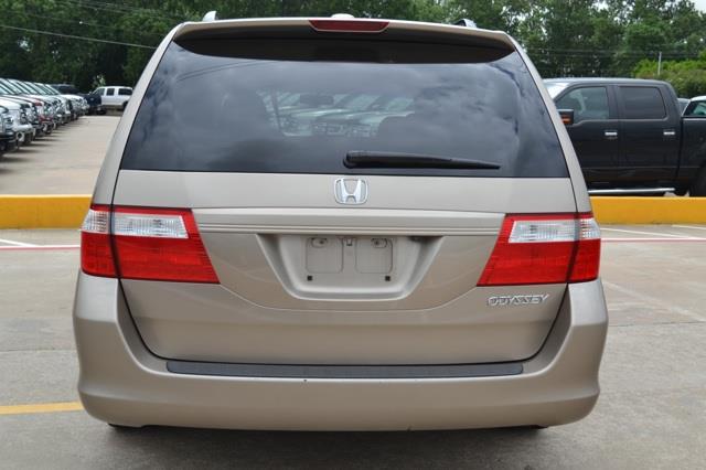 Honda Odyssey 2005 photo 12