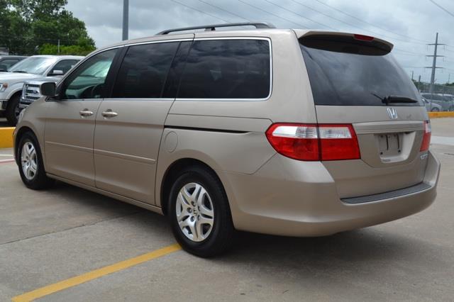 Honda Odyssey 2005 photo 3