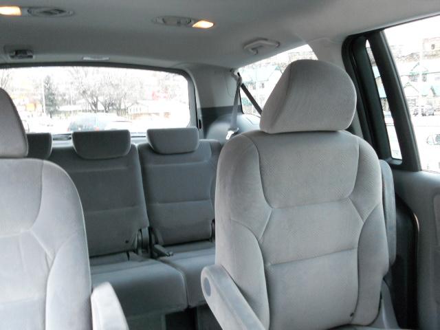 Honda Odyssey 2005 photo 3