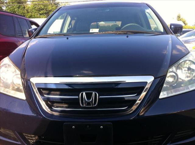 Honda Odyssey 2005 photo 2