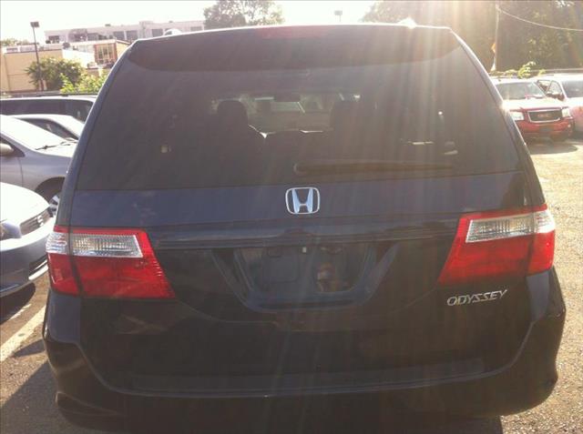 Honda Odyssey 2005 photo 3