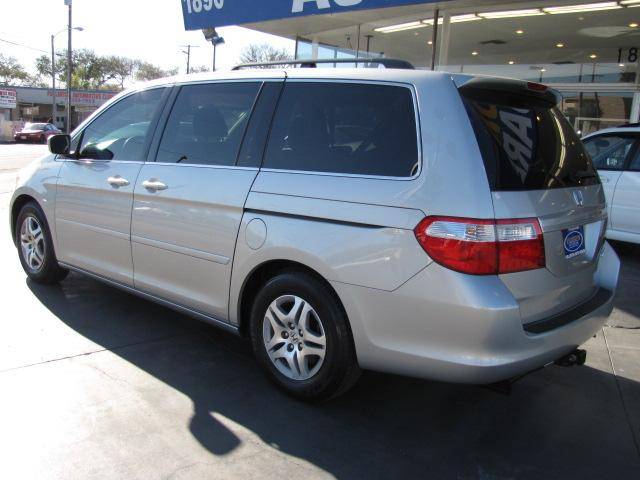 Honda Odyssey 2005 photo 5