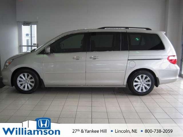 Honda Odyssey 2005 photo 2