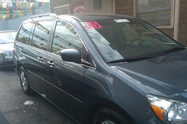 Honda Odyssey 2005 photo 2