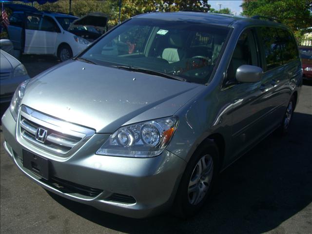 Honda Odyssey 2005 photo 3