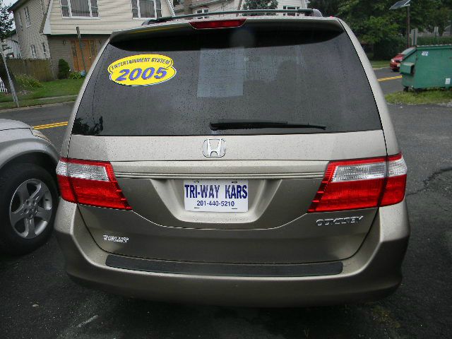 Honda Odyssey 2005 photo 1