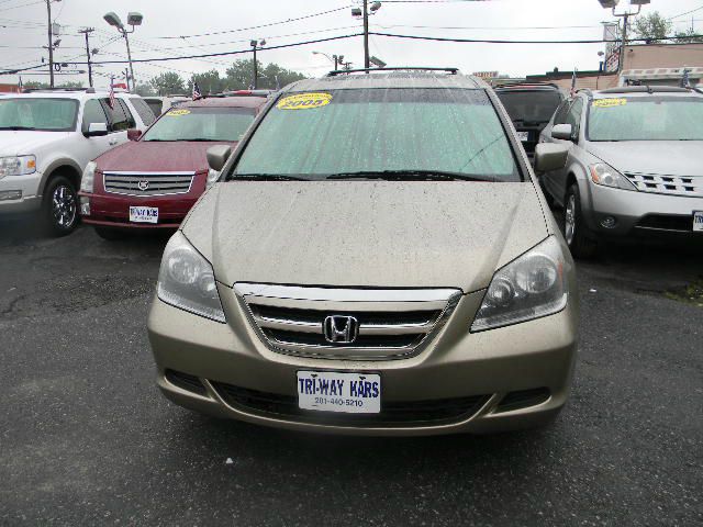 Honda Odyssey 2005 photo 3