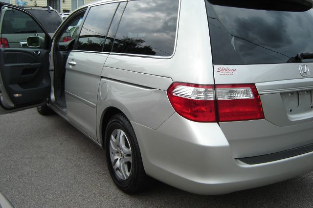 Honda Odyssey 2005 photo 1