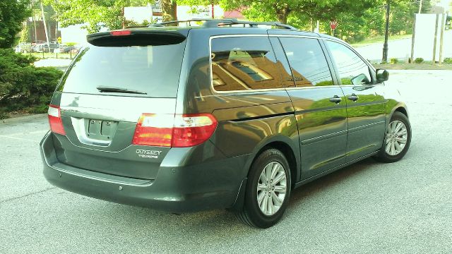 Honda Odyssey 2005 photo 4