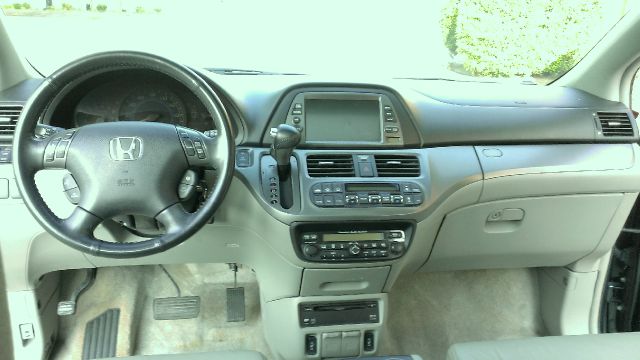 Honda Odyssey 2005 photo 6