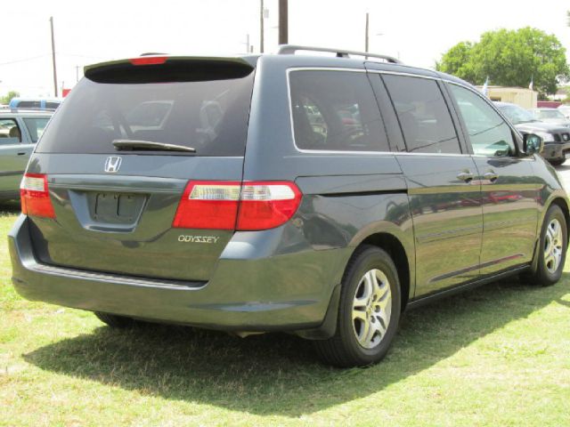 Honda Odyssey 2005 photo 1