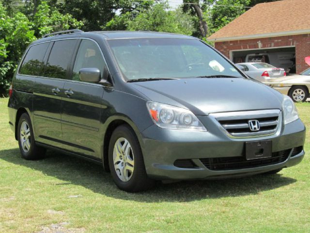 Honda Odyssey 2005 photo 2